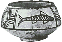 polychromatic pot with fish design