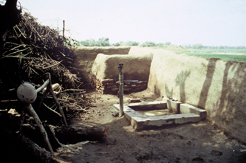 Mohenjo-daro, Bathing area and latrine in Harappa town