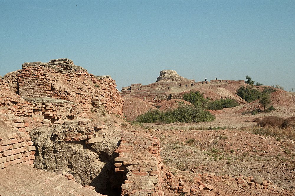 Mohenjo-daro, Gateway (ACC Area) with Stupa in background