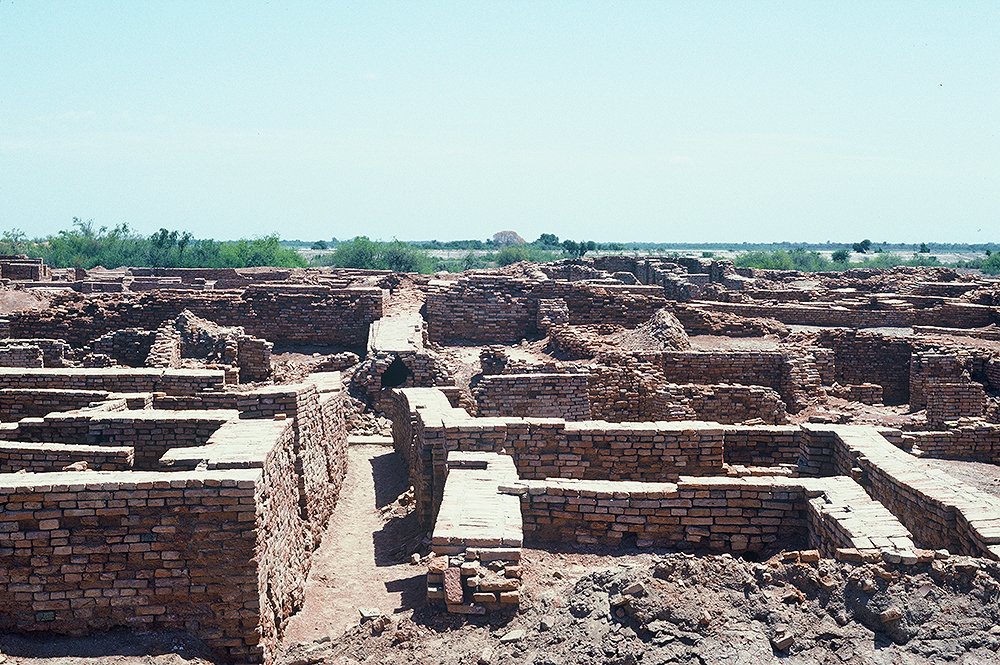 Mohenjo-daro, HR area, corbelled arch drain