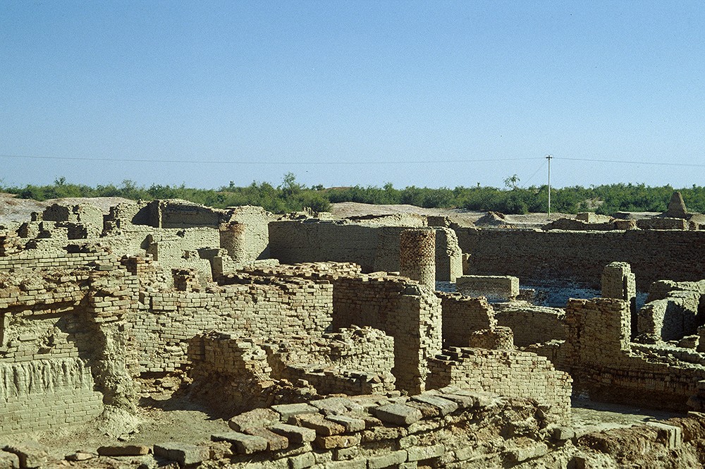 Mohenjo-daro, Wells and walls, DK-G Area
