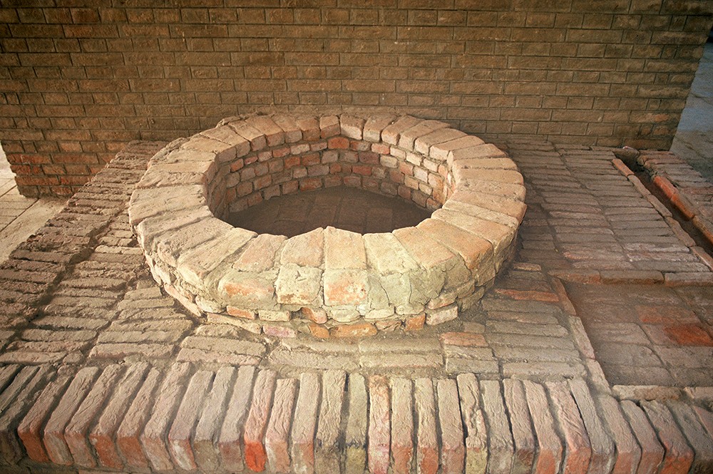 Mohenjo-daro, Pipal-leaf shaped well, Lower Town