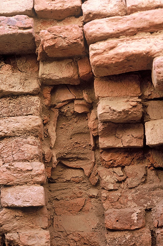 Mohenjo-daro, Terracotta Drainpipes Built into a Wall, Lower Town