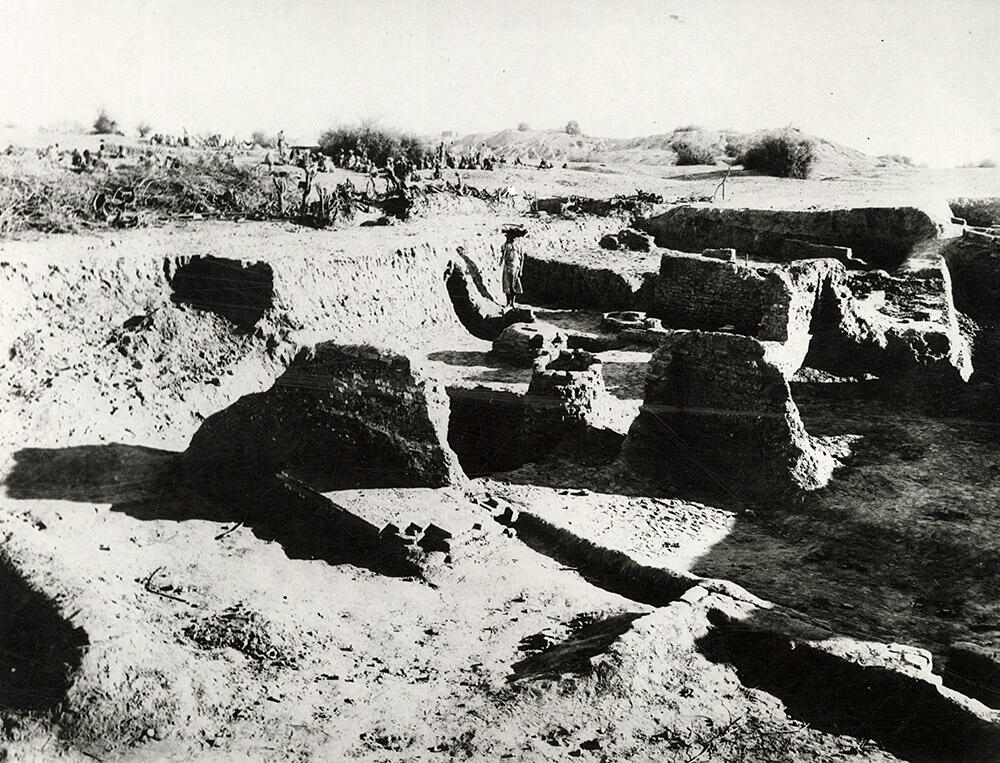 Excavation in Mound F Trenches A(a) and A(c)