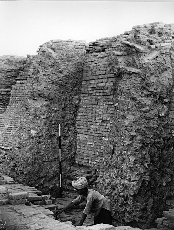 Northwest Corner, Granary Excavations, Mohenjo-daro