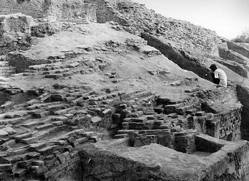 Mohenjo-daro REM Granary Excavations [1176]