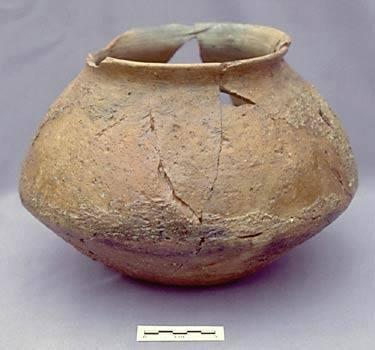 Cooking pots during the Ravi Phase were made in large globular shapes that had a low center of gravity to keep them from tipping over when filled with food. In order to protect the fine clay from cracking due to the heat of the fire, the exterior was covered with a slurry of coarse sandy clay mixed with calcium carbonate nodules and some pebbles.