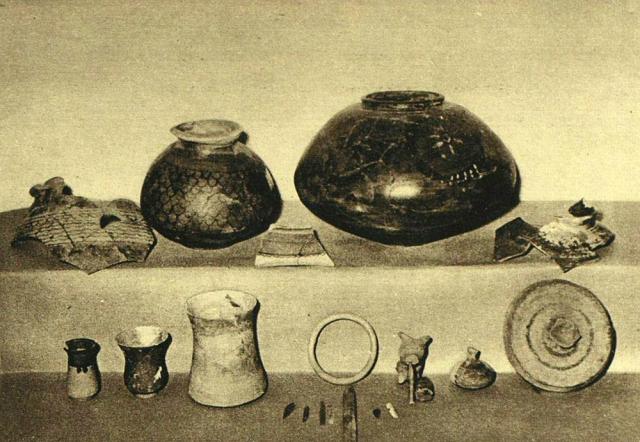 A collection of pottery from the lower levels at Kot Diji