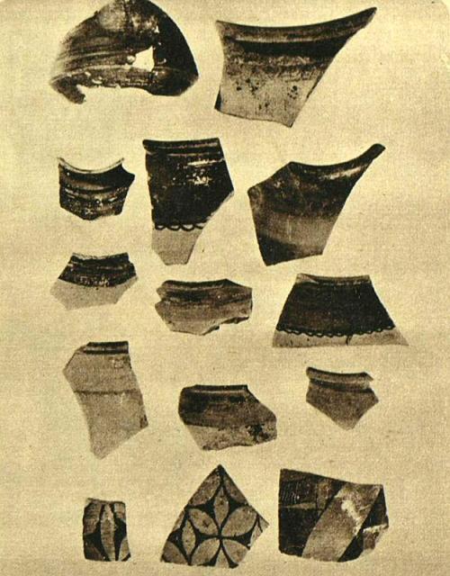 Typical Kot Dijian sherds from the lower levels