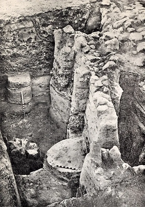 Stone structures at Kot-Diji