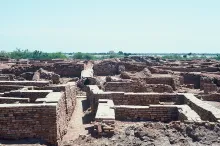 Mohenjo-daro, HR area, corbelled arch drain