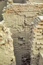 Mohenjo-daro, Remodeled walls, DK-G area