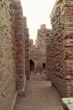 Mohenjo-daro, Narrow Streets and Drains, DK-G