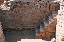 Mohenjo-daro, Stairs leading to the second storey, DK-G Area
