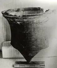 Neck of clay jar with painted patterns, Image one